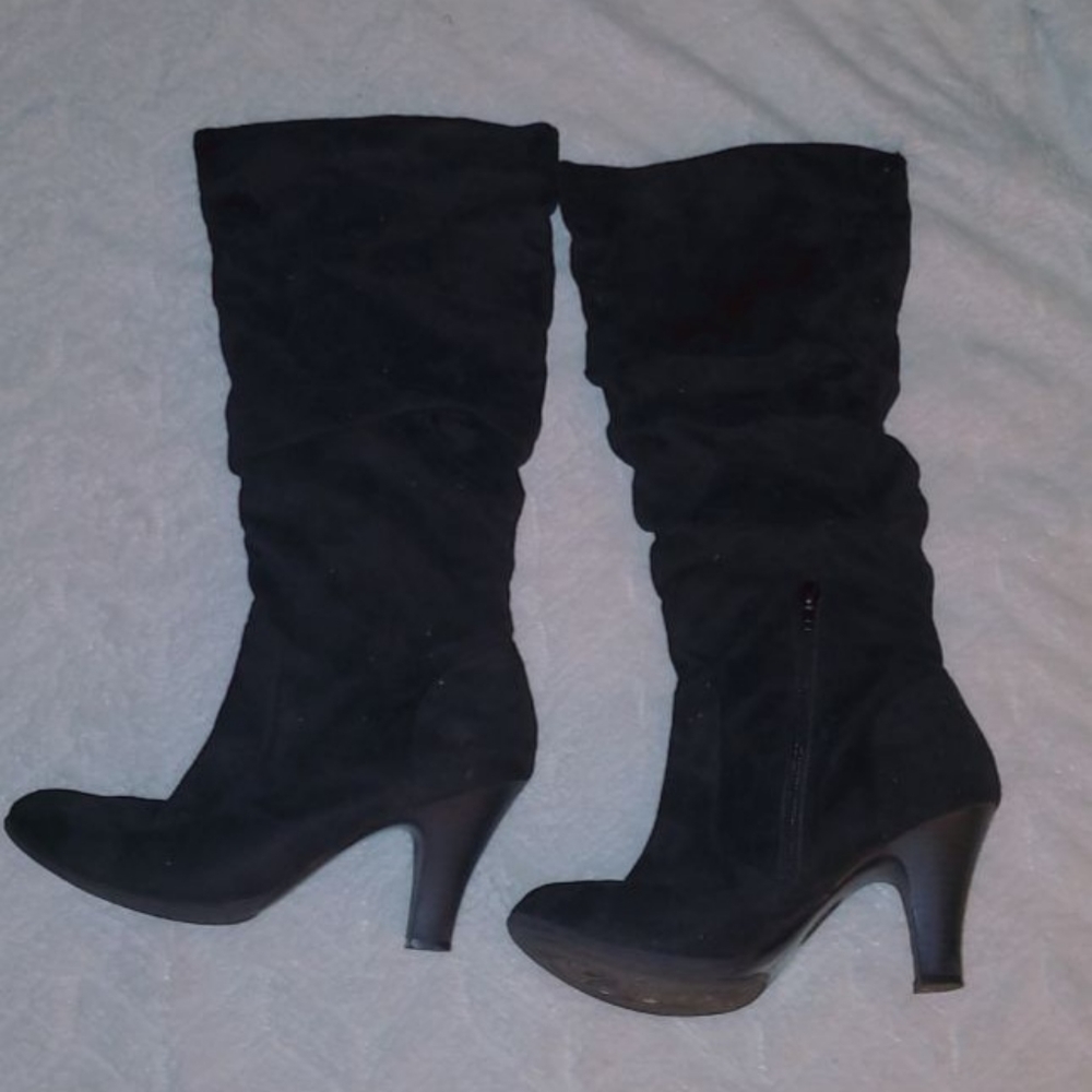 Heeled boots